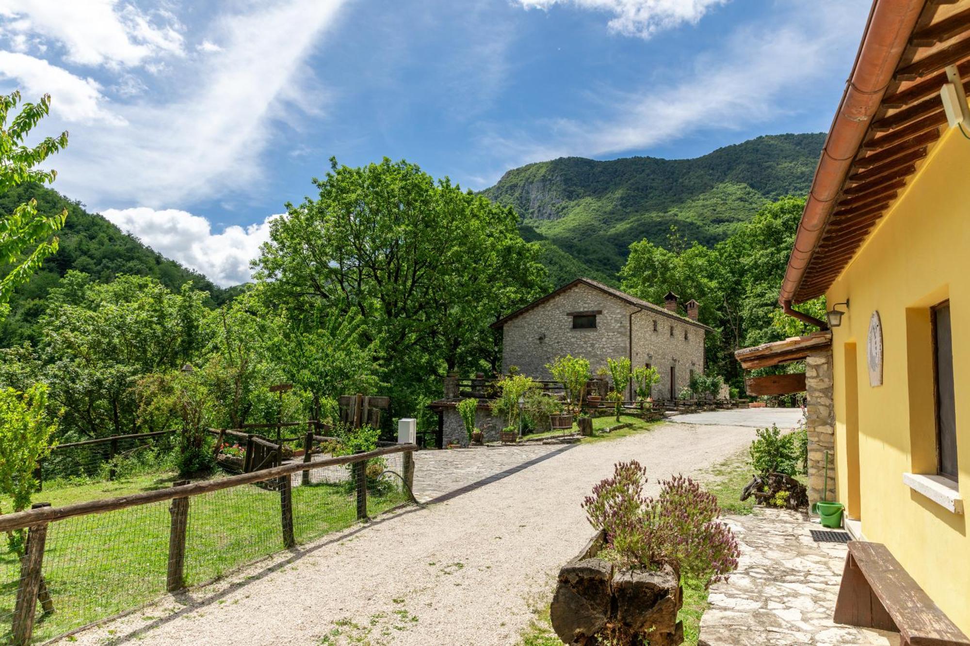 Hotel La Ferrera Varco Sabino